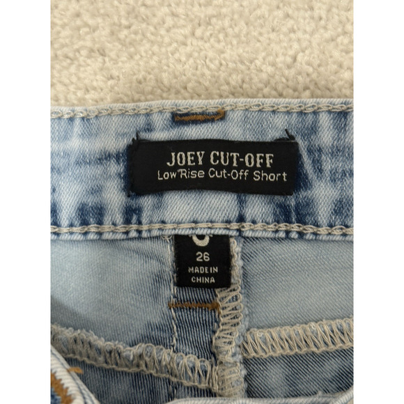 True Religion Joey Big T Short Raw Hem Low Rise Distressed Denim Women's Size 26 - Picture 9 of 11